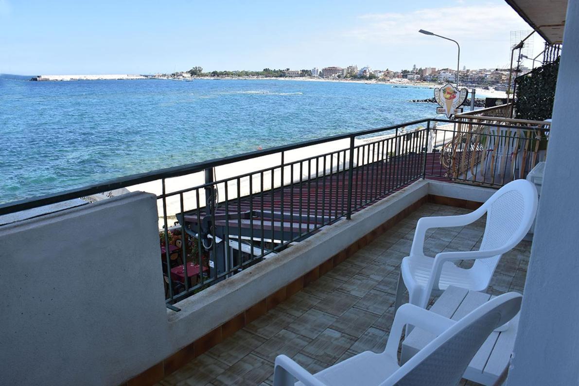 Baia Otello Giardini Naxos Exterior photo